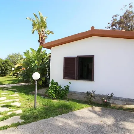 Caterina A Pochi Passi Dalla Con 3 E Giardino Privato Costa Rei