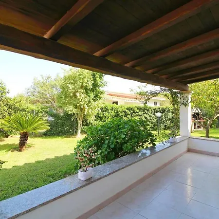 Caterina A Pochi Passi Dalla Con 3 E Giardino Privato Ferienhaus Costa Rei